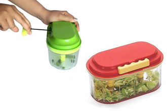 Handy vegetable chopper, 1000ml capacity.